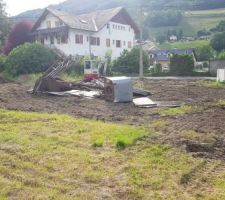 Nettoyage du terrain. presque fini.