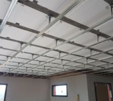 Pose des rails du plafond.
