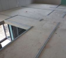 Rails pour la pose des cloisons