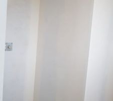 Dernière couche pour les bandes - Salle de Douche Chambre Parentale
