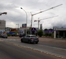 Vue de grue depuis l'ext&eacute;rieur du quartier