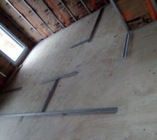 Rails des cloisons du sas, des toilettes, de la sde et de la chambre du bas installés