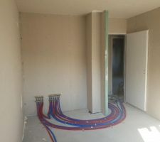 Nourrices (à l'étage) sanitaires et chauffage