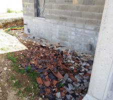 D&eacute;chets laiss&eacute;s par les ouvriers.