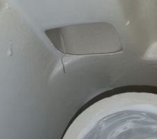 Fissure à l'arrière du WC suspendu