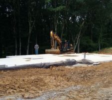 L'étanchéité est faite. La deuxième étape du terrassement est en cours.