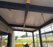 Pose du PVC et mise en place de l'&eacute;lectricit&eacute; pour la terrasse