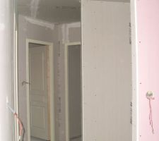 Couloir avec placard
