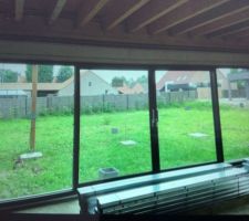 Porte de garage 5 mètres, façade arrière avec baie vitrée de 6 mètres seuil encastré pour l?effet dedans /dehors