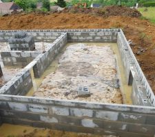 Vue de face du vide sanitaire du garage