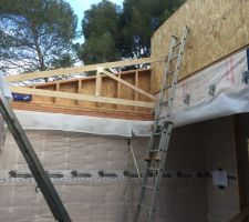 Installation de la Toiture Face Sud mise en place des Fermettes chambre 1 au sud