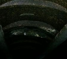 Moisissures sur plafond sous le garage