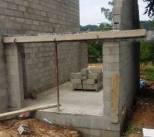 Fa&ccedil;ade avant garage en cours.