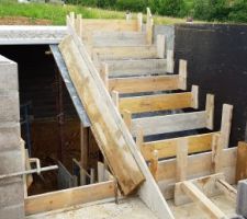 Structure du futur escalier qui monte dans la partie nuit