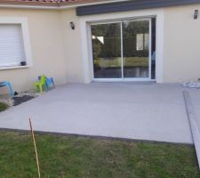 Préparation pour la pose du carrelage de la terrasse