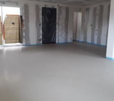 Chape coulée, en cours de séchage - Pièce de vie