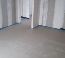 Chape coulée, en cours de séchage - Chambre