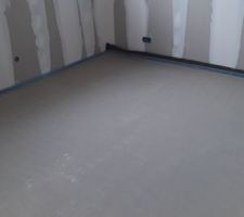 Chape coulée, en cours de séchage - Chambre Parentale