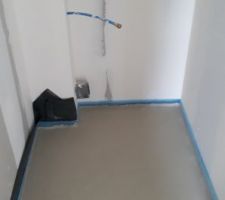 Chape coulée, en cours de séchage - Toilettes étage