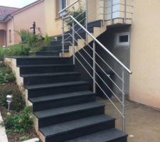 Les escalier avec la rampe
