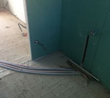 Les cloisons c'est presque fini il reste encore les joints