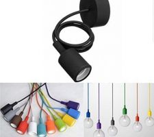 Pour le cellier et la buanderie, des douilles colorées (enfin une noire et une turquoise) pour changer des trucs moches au plafond...