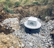 Terrassement en cours: le puis d'infiltration terminé.