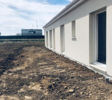 Avec une vue de l'emprise de la future terrasse