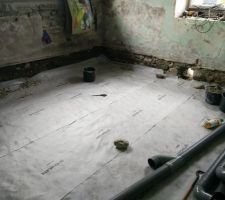 H&eacute;risson de la future cuisine RDC
Pose du g&eacute;otextile