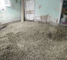 H&eacute;risson de la future cuisine RDC
On r&eacute;partit bien les cailloux