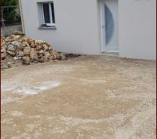 Mise en place de grave béton 
Terrassier au top