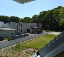 Velux &agrave; projection dans les chambres &agrave; l'&eacute;tage. Trop cool de se tenir debout sous la fen&ecirc;tre.