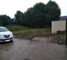 Notre portail sera &agrave; la limite de l'herbe