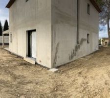 Remise des terres aux abords de la maison