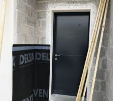 Pose bardage dans la niche de l'entrée