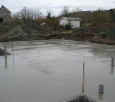Une fois fini on a envie de construire dessus.
Dommage que la météo soit capricieuse, j'espère qu'elle va laisser le temps de prendre