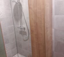 Salle de douche de la "suite parental" enfin terminée et aménagée, manque que les plinthes.. Première douche hier soir!