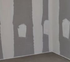Dressing, joints faits pour la pose du parquet.