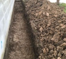 Creation d'une barrière anti roseaux en béton.. (en vue de planter bambous)