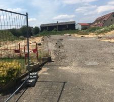 Séparation terrain route en cours