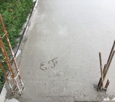On a laissé notre trace dans notre salle du garage !