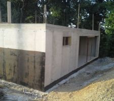 Pose du goudron (1ère couche)