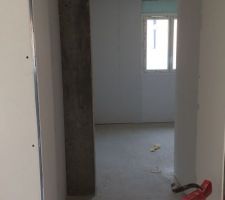 L'entrée de la chambre