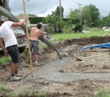 La toupie peut se d&eacute;placer autour de la maison.