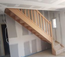 Pose de l'escalier en bois