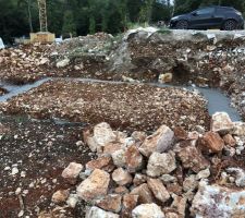 Suite du terrassement et d&eacute;but du b&eacute;ton de propret&eacute;...