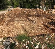 Suite du terrassement et d&eacute;but du b&eacute;ton de propret&eacute;...
