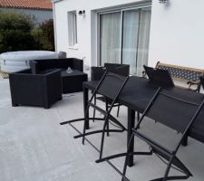 Terrasse en cours ... Mais de quoi profiter comme il faut de notre jardin !