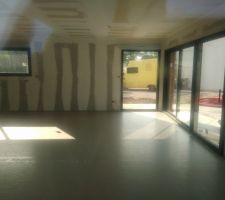 Chape terminée, en cours de séchage
