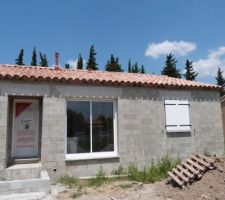 Conduit de la cheminée sur la maison